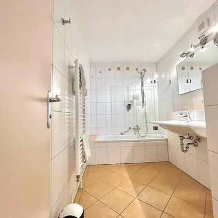 Schwarzwaldapartment Nr 29 30qm Doppelbett 140cm Rustikal Apartamento